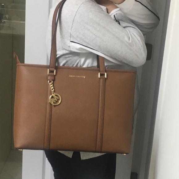 Firm❗️Michael Kors Large sady Laptop Bag & wallet - Picture 6 of 8